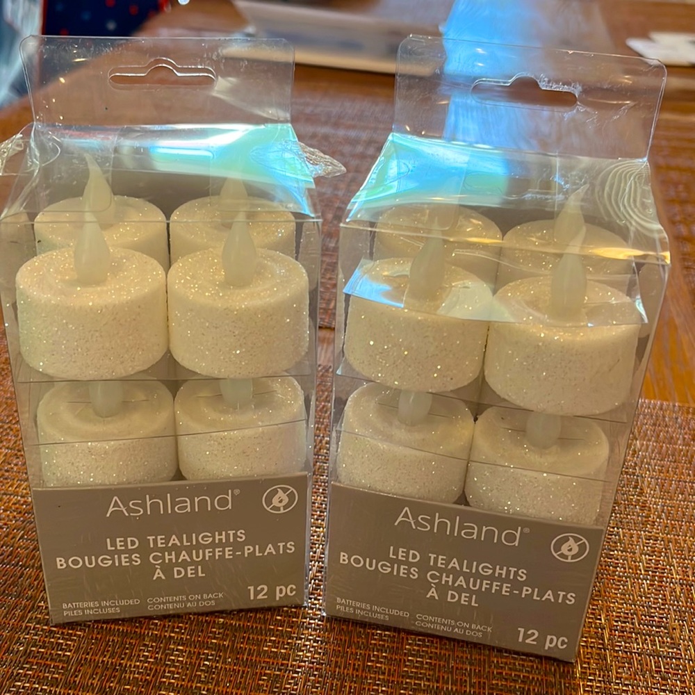 White glitter Paulette’s blanches. Never used.